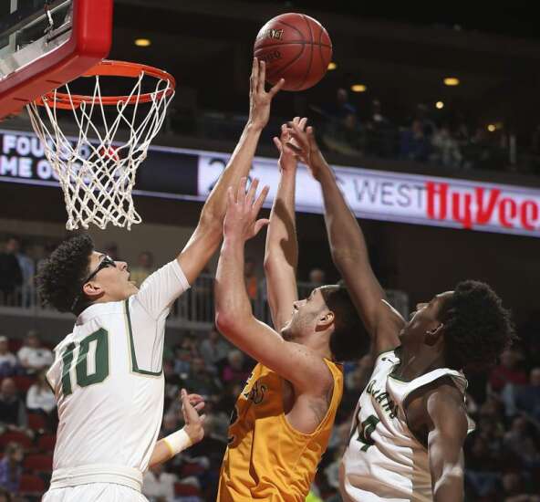 Iowa City West back to 4A title game after 61-37 semifinal win over C.R. Kennedy