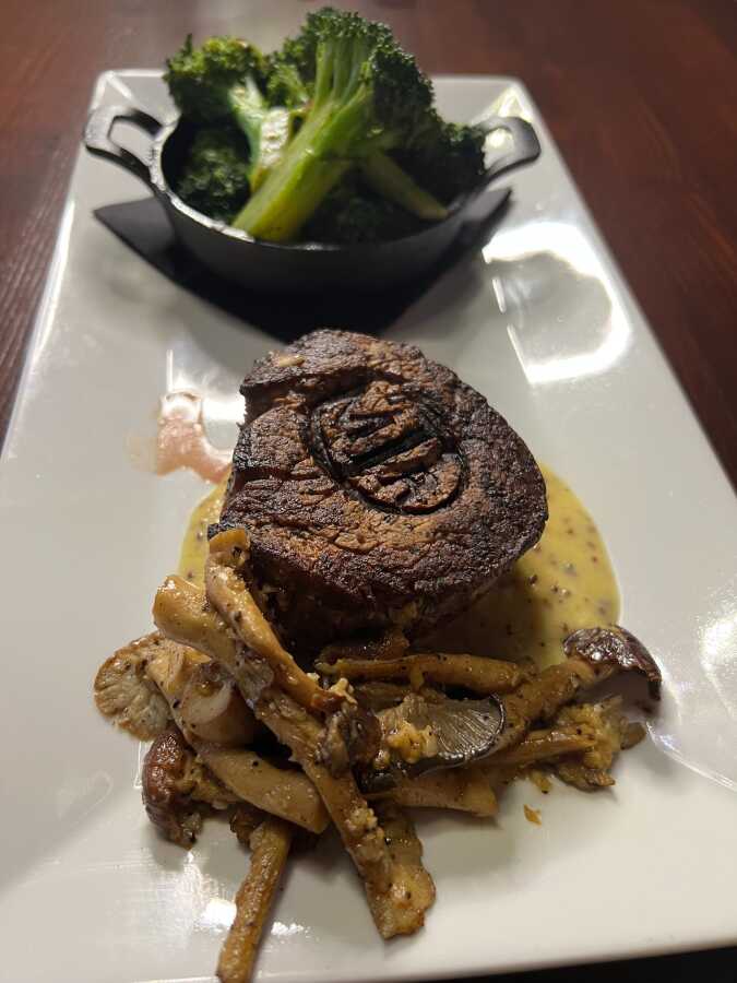 Prime filet with mushrooms and