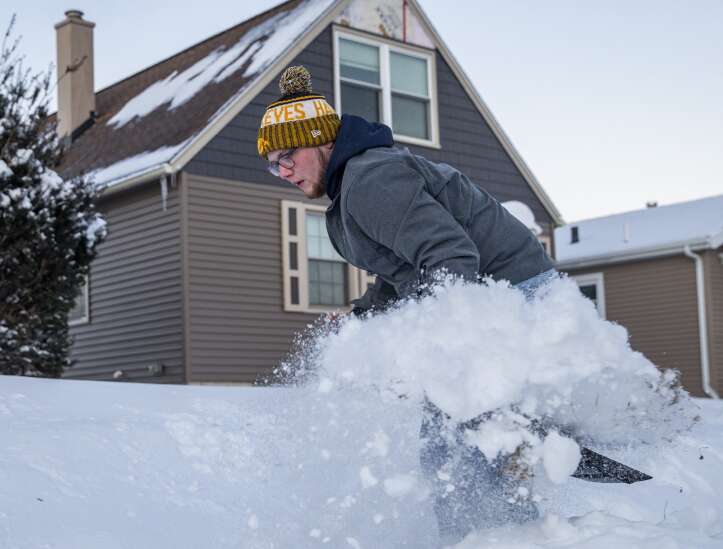 Volunteers still needed for Cedar Rapids ‘Snow Buddies’ program