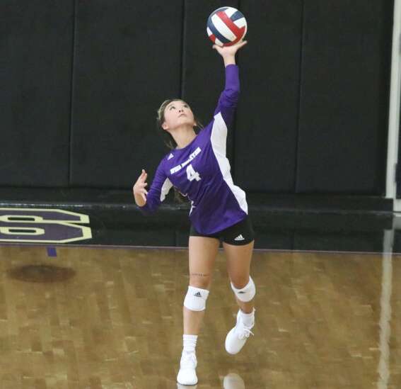 IW volleyball drops pair away from home