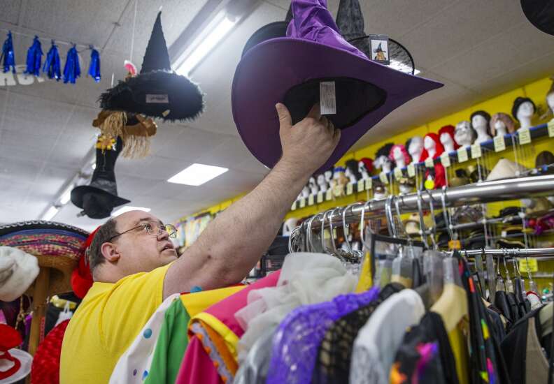 Cedar Rapids costume shop scales down rented costumes 