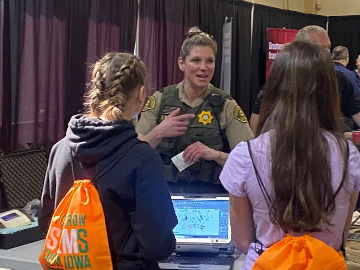 Jefferson County ISU Extension hosts career day for seventh-graders