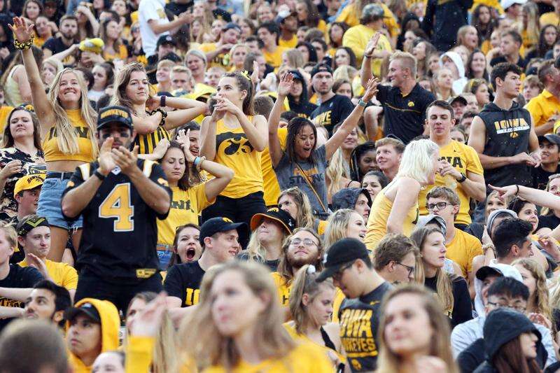 Iowa football game day info: Digital tickets, parking, cashless concessions and more