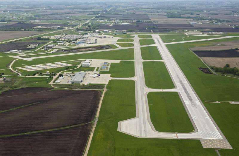 Eastern Iowa Airport director search on track