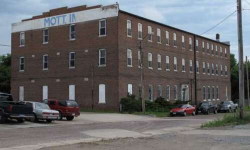 Linn County prepares to sell century-old Mott Building