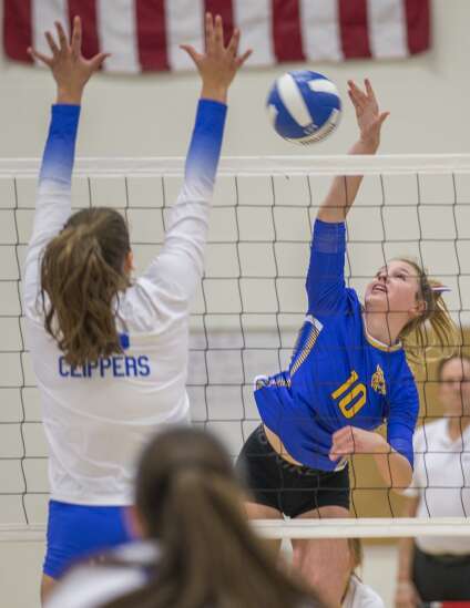 Quick starts, strong finishes power Benton Community to sweep over Clear Creek Amana in regional volleyball semifinal