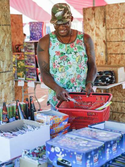 Corridor fireworks sellers take advantage of new state law