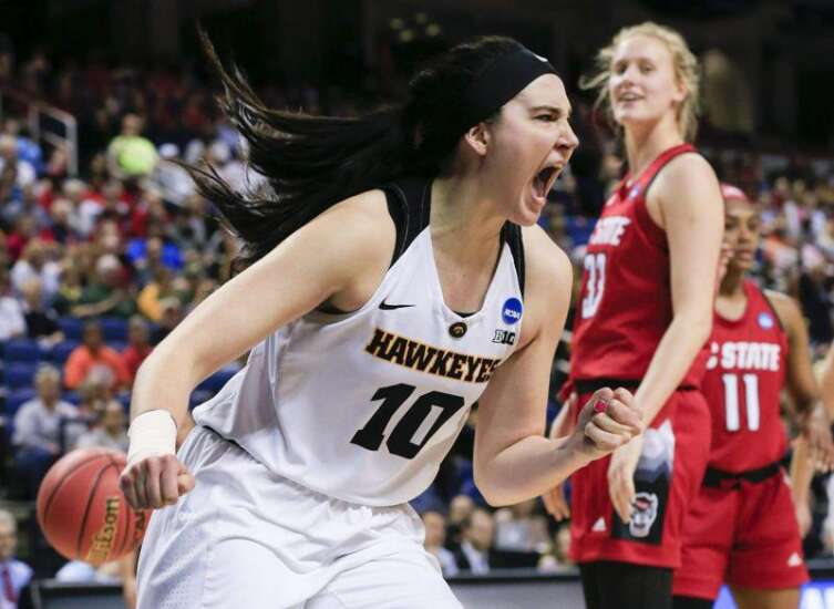 Iowa women’s basketball advances to Elite 8 for first time in 26 years