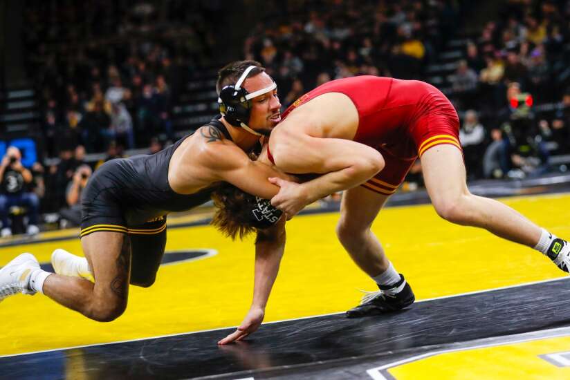 Iowa State wrestlers primed for long-distance showdown with Utah Valley