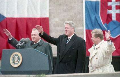 Time Machine: 3 presidents visited Cedar Rapids 25 years ago to dedicate the National Czech & Slovak Museum & Library
