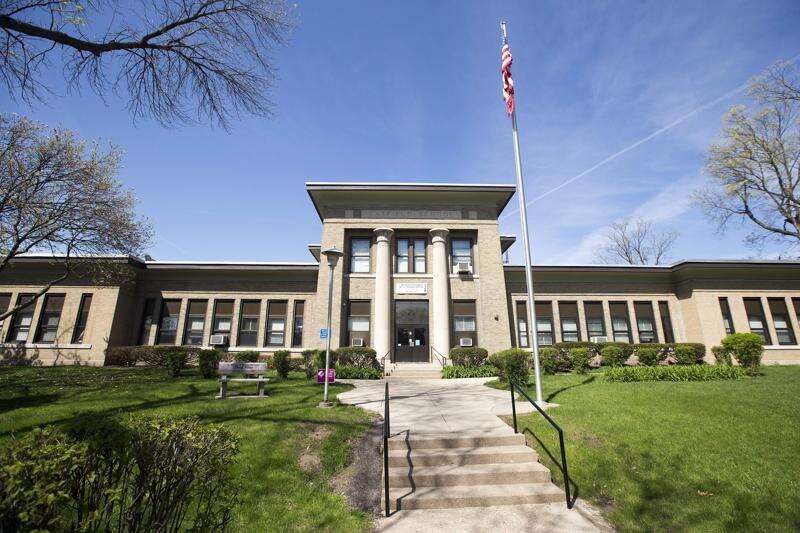Cedar Rapids school board hears concern, support over plan to close Garfield Elementary