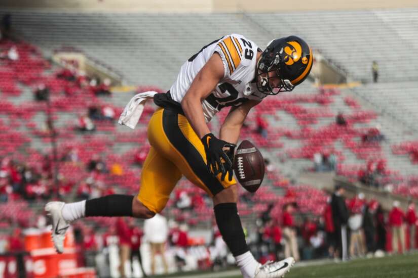 Justin Britt, Jackson Ritter out for 2022 Iowa football season with injuries