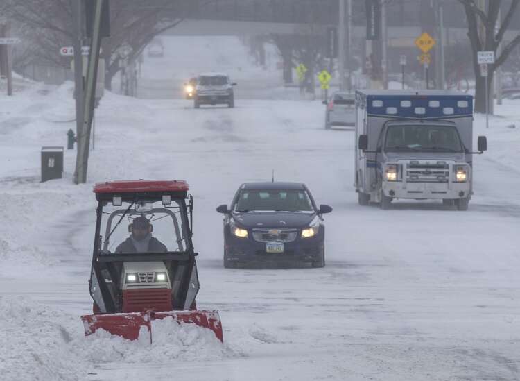 ‘Stay home,’ road crews tell Iowans as winds and temps grow worse