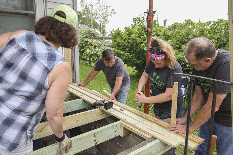 Matthew 25’s Transform Week: Hundreds of volunteers in Cedar Rapids lend hearts and hands to neighbors