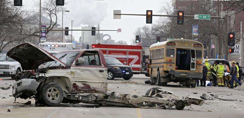 Man arrested after 100 mph chase, crash with Cedar Rapids school bus