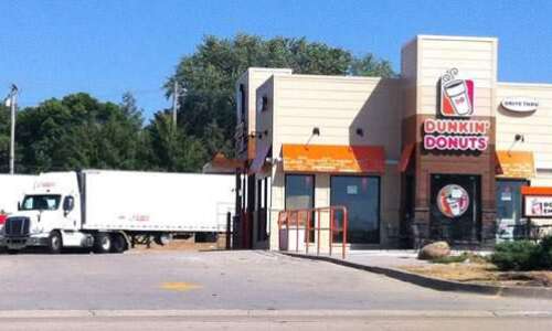 Cedar Rapids Dunkin' Donuts opens