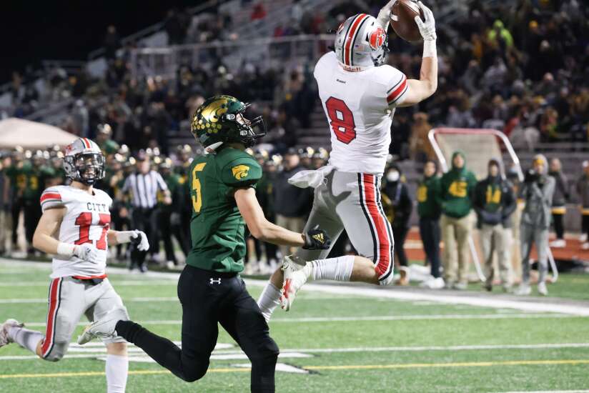 Iowa high school football playoffs: Scores, stats and more from quarterfinals