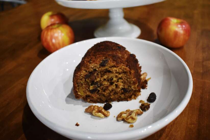 Try Bolo de Bruxa, a cinnamon apple cake perfect for fall 