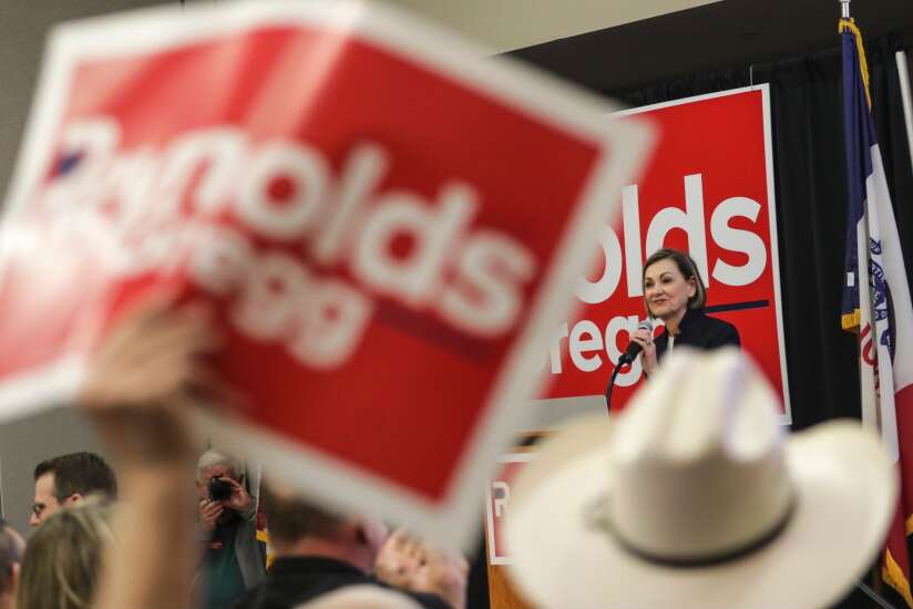 At Cedar Rapids rally, Gov. Kim Reynolds contrasts her leadership to Biden’s 