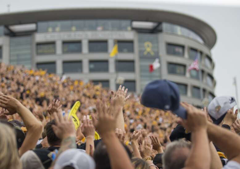 University of Iowa fans to pick new song for Iowa Wave