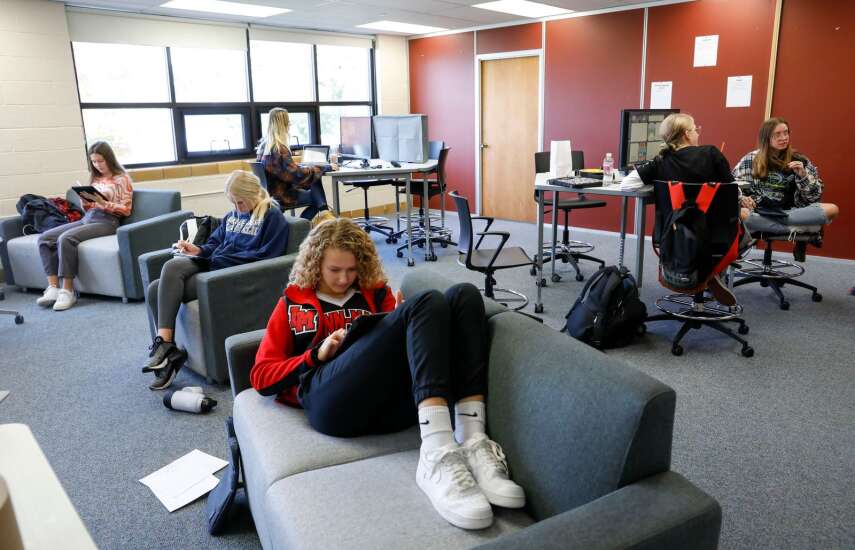 Linn-Mar students ‘learning skills for the real world’ in new project-based Venture Program