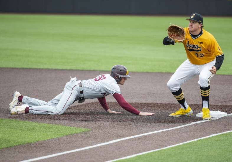 Photos: Minnesota at Iowa baseball