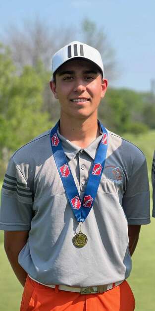 Washington’s Roman Roth poses with his gold medal from the 2023 state golf meet in Ames. (Submitted Photo)