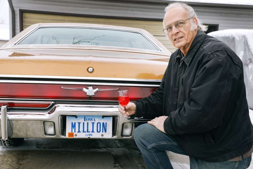 Cedar Rapids collector donates millionth Ford Thunderbird to museum