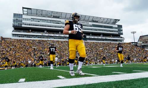 Tyler Linderbaum humbly ‘steadying the ship’ on Hawkeyes’ offensive line