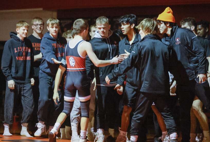 Lisbon rolls to another State Duals wrestling tournament berth