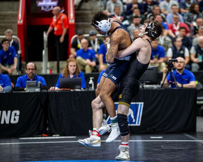 Photos: 2022 NCAA Division I Wrestling Championships Day 2