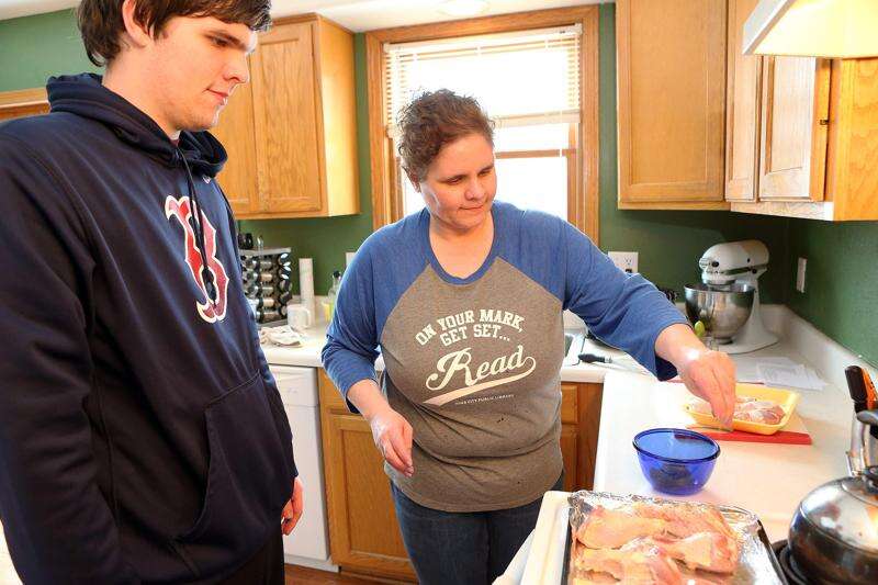 Everybody Eats: Prepping kids to cook at college