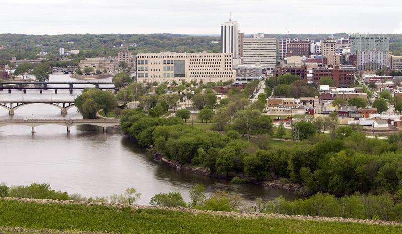 With minor river flooding expected, Cedar Rapids to close low-lying roads