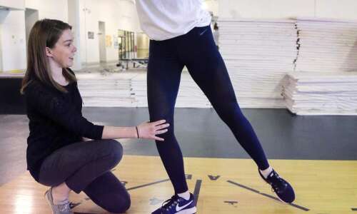 Physical therapist uses background to help dancers heal from injuries