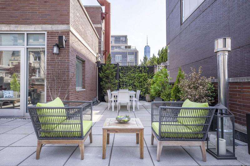 Tips for creating an outdoor entertaining space for summer