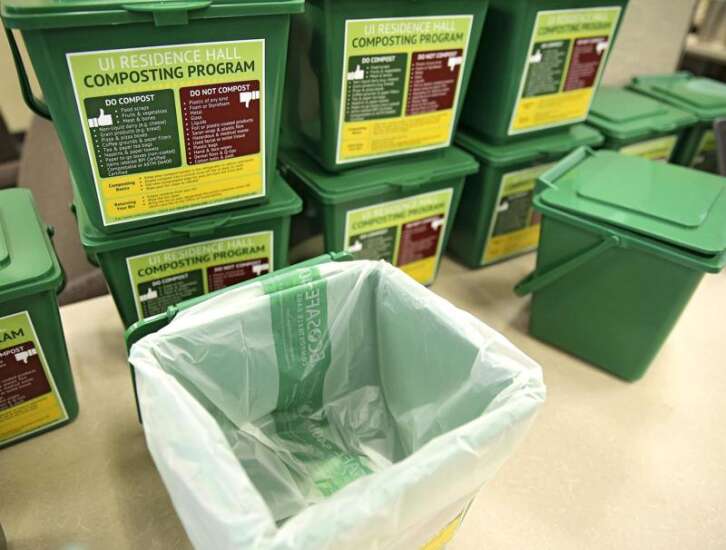 University of Iowa pushes dorm-room composting