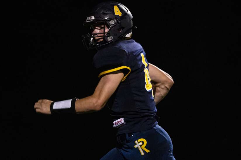 Iowa City Regina slows Mid-Prairie and connects on big plays in 35-7 win