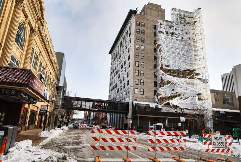 Cedar Rapids reopening downtown streets after high winds knocked scaffolding loose