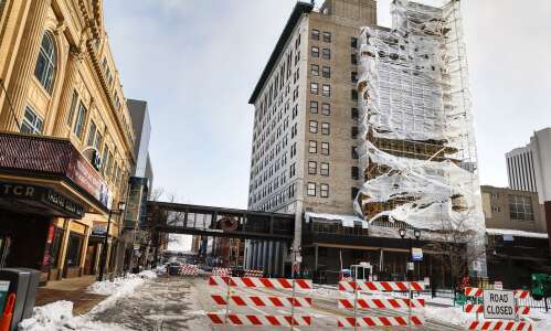 C.R. reopening downtown streets after loose scaffolding posed potential risk