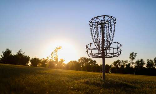 Disc golf courses in Hiawatha and Cedar Rapids get new…