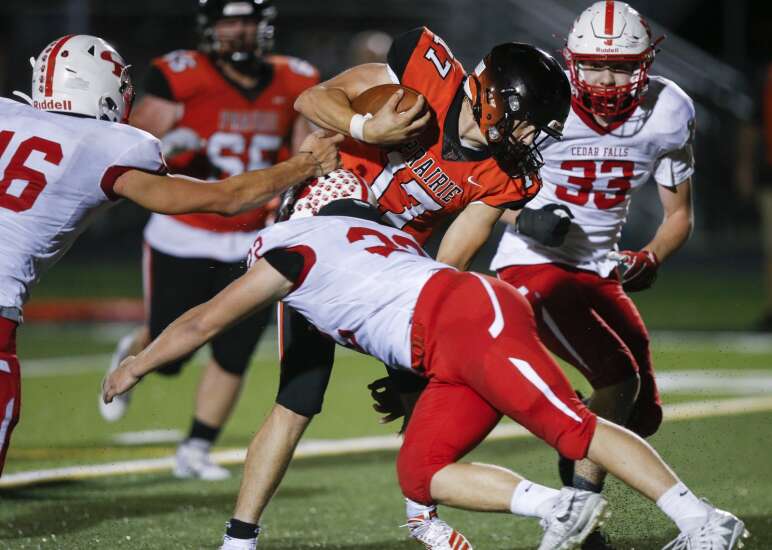 Stunning trick play helps Cedar Falls pick up stunning win over Cedar Rapids Prairie