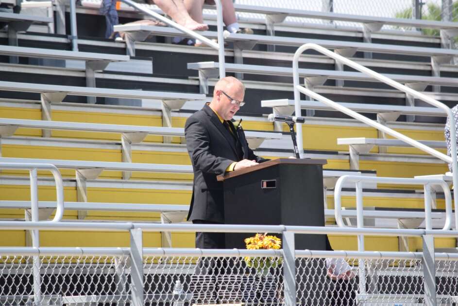 Jesse Howard was selected as the New London class of 2023 guest speaker. Howard is pictured giving his speech to the class on Sunday, May 21, 2023. (Hunter Moeller/The Union)