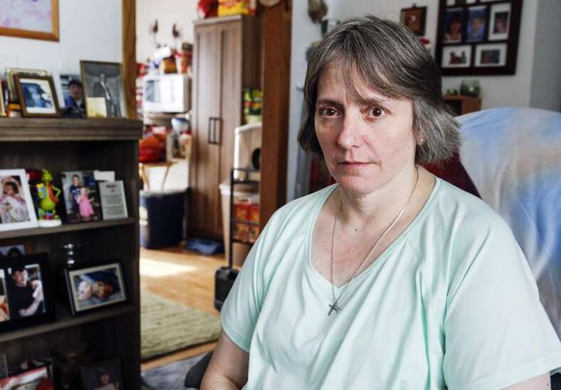 Iowans still waiting for unemployment benefits ‘barely making ends meet’