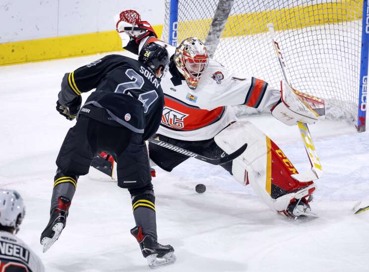 Photos: ECHL Hockey KC Mavericks at Iowa Heartlanders