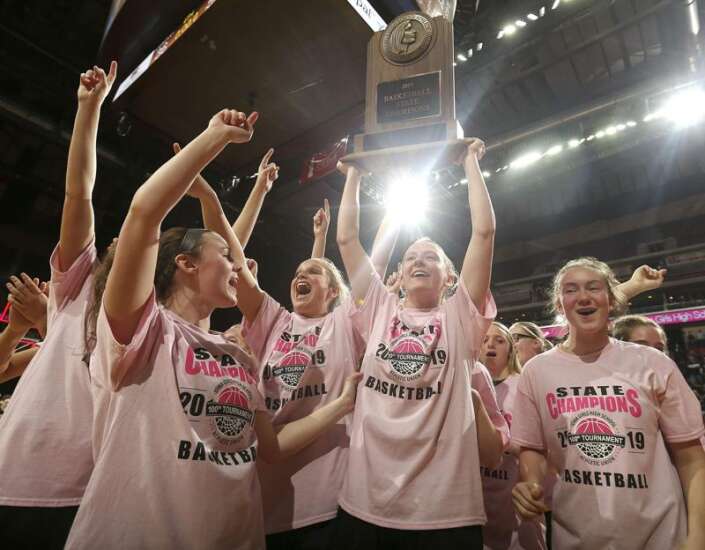 Center Point-Urbana rolls past North Polk for 3A girls' basketball state title