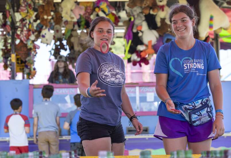 Rides, animals, smiles — all part of opening day at the Linn County Fair 