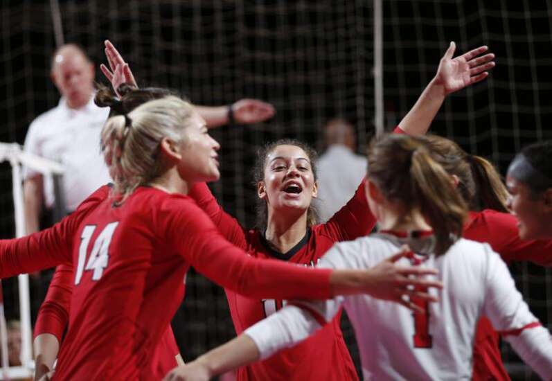Cedar Falls marches back to 5A state volleyball championship match