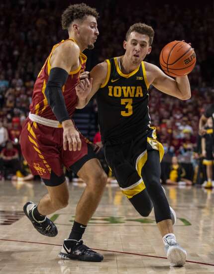 Cy-Hawk men’s basketball: No shoes left behind this time, just Cyclones’ footprints
