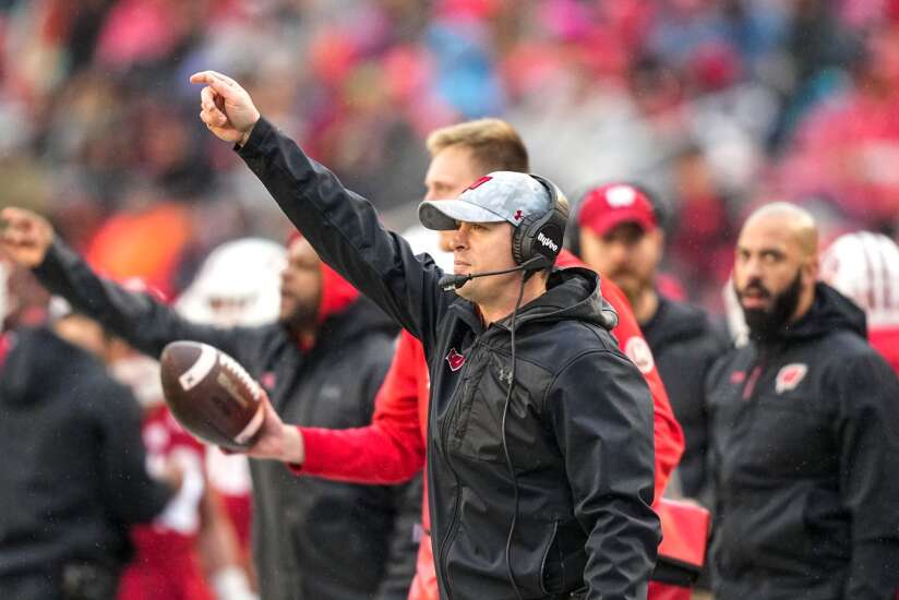 Jim Leonhard making his case to be Wisconsin’s permanent head football coach