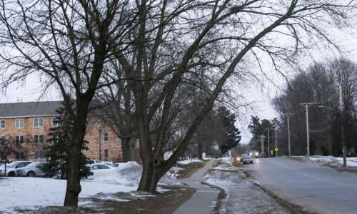 Cedar Rapids plans roundabout near Washington High School to ease…
